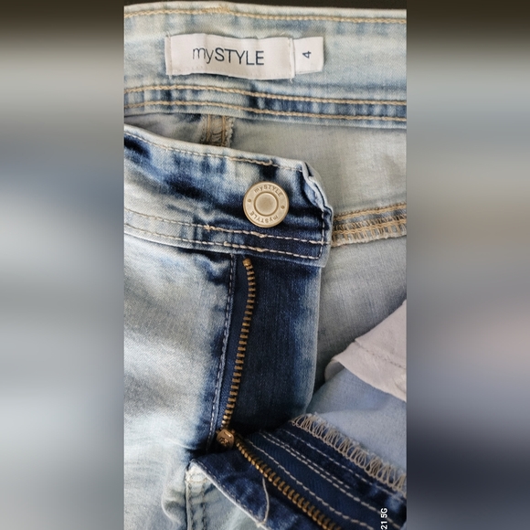 Women's Jean shorts - Picture 3 of 8